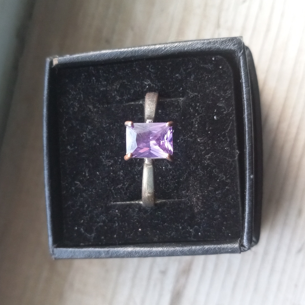 Purple stone silver band bath bomb ring